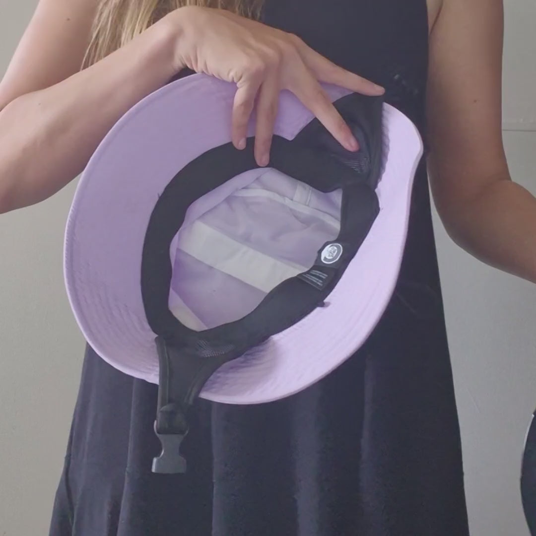 Load video: How to Insert your helmet on your surf hat